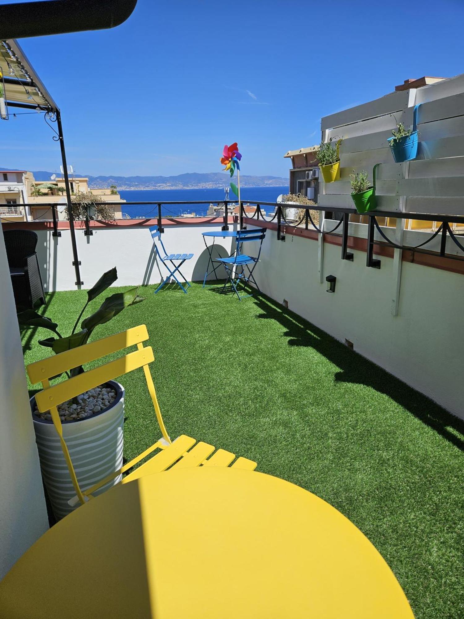 B&B Fuori Squadro - In Centro Con Terrazza Relax Vista Mare Реджо-Калабрія Екстер'єр фото